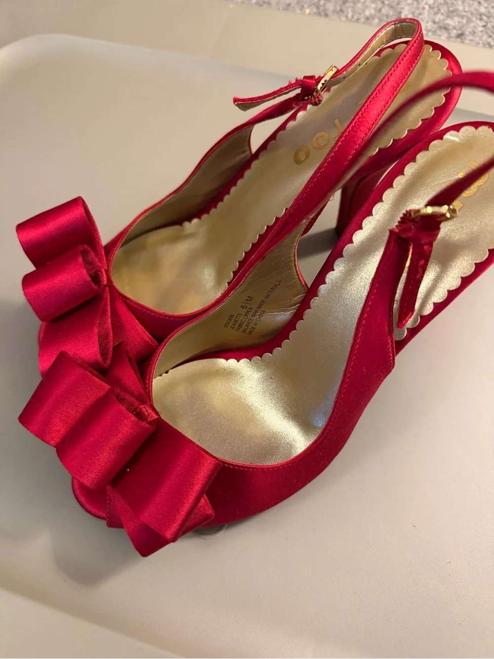 me too Crimson Satin Bow Slingback Heels